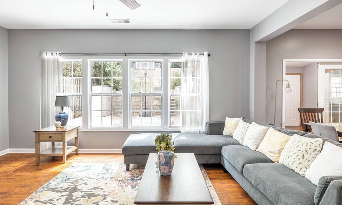 Tucker Casa | Cozy Ground-Level Room with Private Yard｜Flexible Month-to-Month Rental #41775