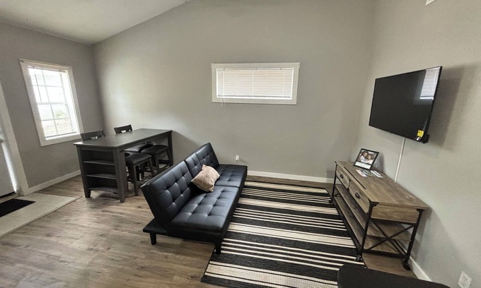 Spring Lake Casa | Cozy Guesthouse in Orlando, Florida! Convenience and comfort!