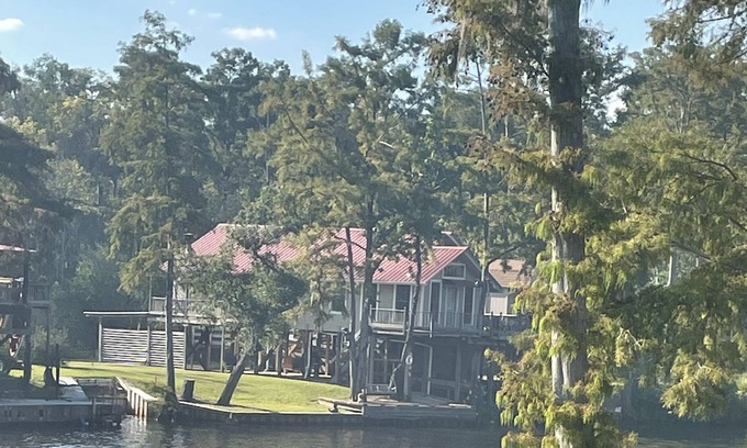 Sulphur Cabaña | Cozy Hideaway on the Calcasieu River