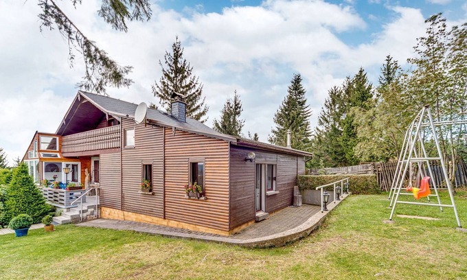 Neustadt am Rennsteig Casa | Acogedora casa de vacaciones con terraza y jardín.