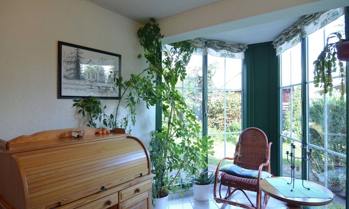 Oberhavel Casa | Cozy Holiday Home in Kappe with Balcony