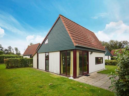 Heinkenszand Casa | Cozy holiday home with a dishwasher, in Zeeland