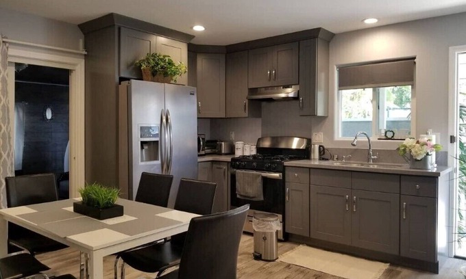 Sherwood Forest and Thistle Development Casa | NUEVO HOGAR cerca de Disneyland, Little Saigon, Beach