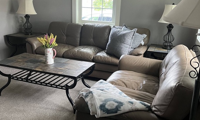 Auburn Casa | Cozy Home Away From Home! Right Outside of the City! Dog Friendly!