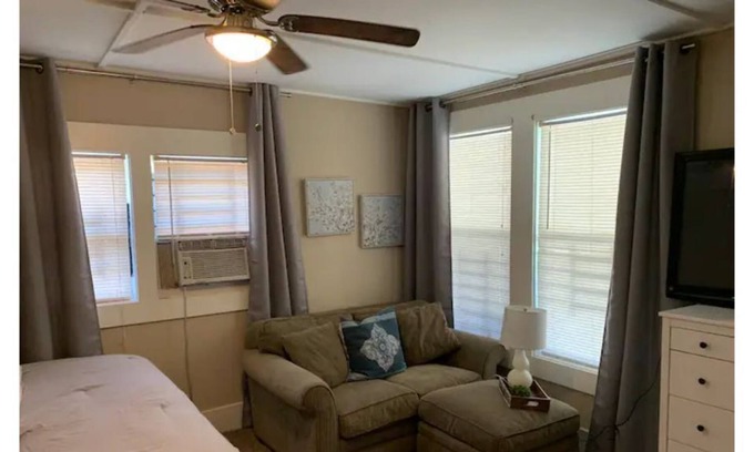 Crestline Heights Casa | Cozy home close to airport, parks, and downtown