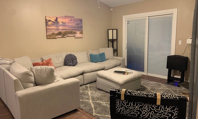 Dixie Belle Villa | Cozy home close to everything