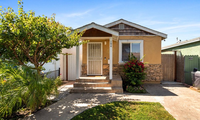 North Long Beach Casa | Cozy Home close to the Beach