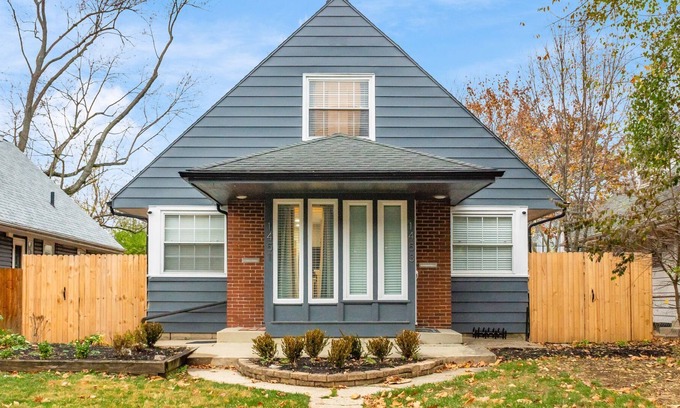 Grandview Heights Apartamento | Cozy home - heart of the city close to everything!