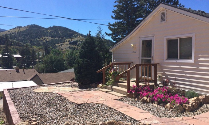 Idaho Springs Casa | Cozy home - Idaho Springs west of Denver walking distance to historic downtown.