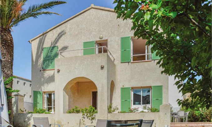 Algajola Casa | Cozy Home In Algajola With Kitchen