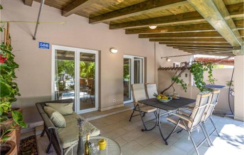 Barbat na Rabu Casa | Cozy Home In Barbat With Wifi