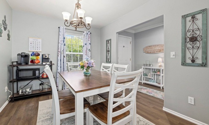 Bentonville Casa | Cozy home in Bentonville - easy commute to downtown and XNA