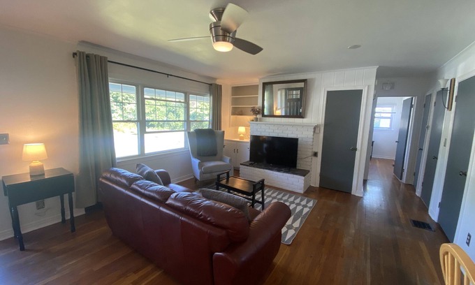 South Burlington Casa | Cozy home in coveted neighborhood