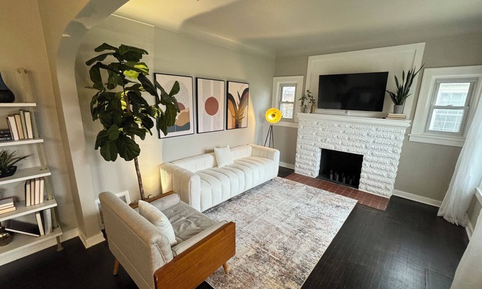 Flint Casa | Cozy Home in College Cultural