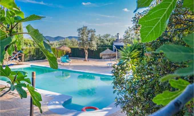 Estepa Casa | Cozy Home In Estepa With Kitchen