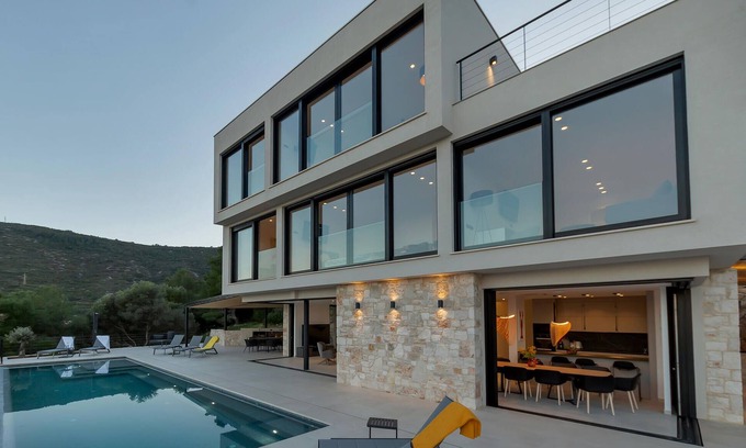 Cove Rogacic Casa | Acogedora casa en Grad Vis
