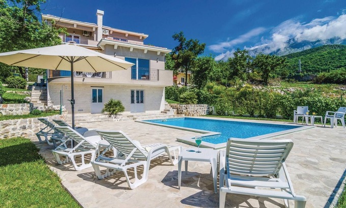 Mojdez Casa | Acogedora casa en Igalo con WiFi