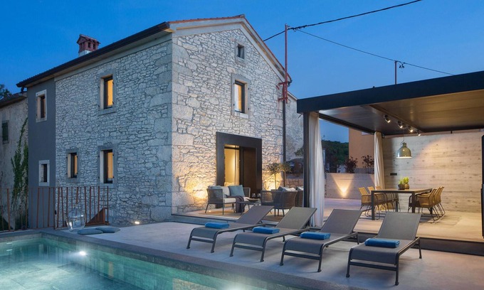 Rogocana Casa | Acogedora casa en Labin con WiFi