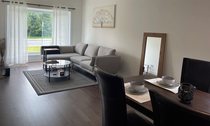 Pointe Claire Casa | Cozy home in Montreal