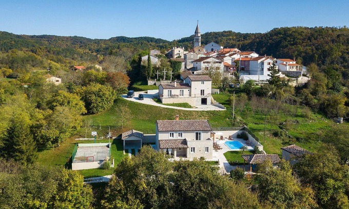 Beram Casa | Acogedora casa en Pazin con WiFi