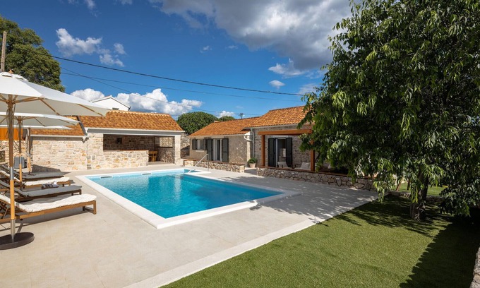 Primosten Burnji Casa | Acogedora casa en Primosten con WiFi