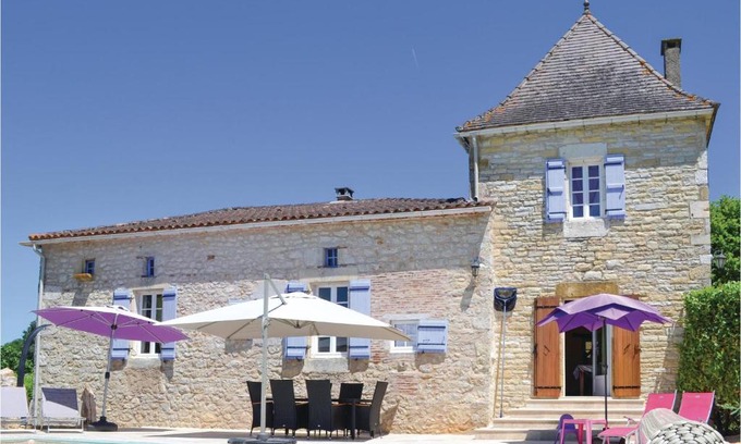 Vire-sur-Lot Casa | Cozy Home In Puy Levêque