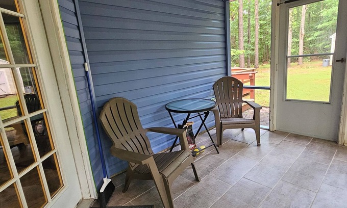 Griffin Casa | Cozy home in quiet Griffin neighborhood! 5 mins from restaurants and shopping.