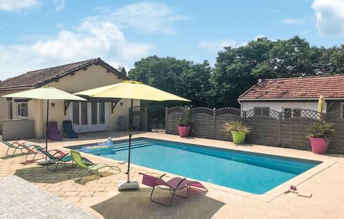 Savignac-sur-Leyze Casa | Cozy Home In Savignac-Sur-Leyze