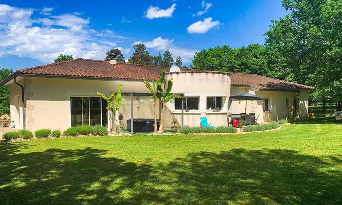 Sarliac-sur-l'Isle Casa | Cozy home in Sarliac with WiFi