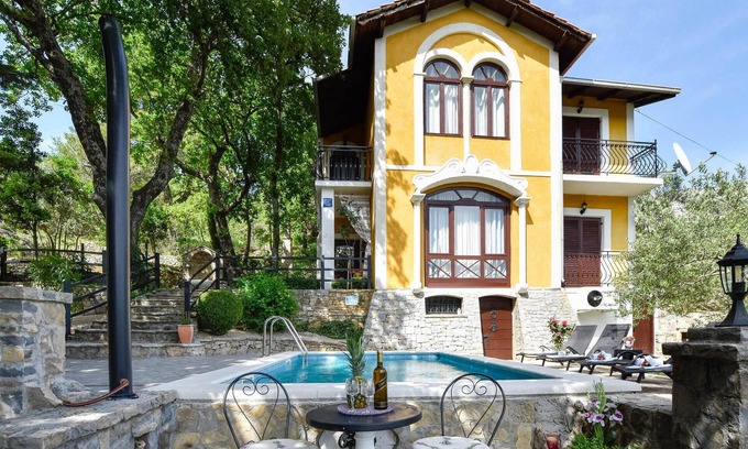 Srinjine Casa | Acogedora casa en Srinjine