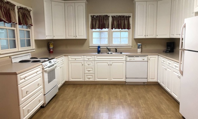 Pineland Casa | Cozy home in the woods close to Ebenezer Creek.