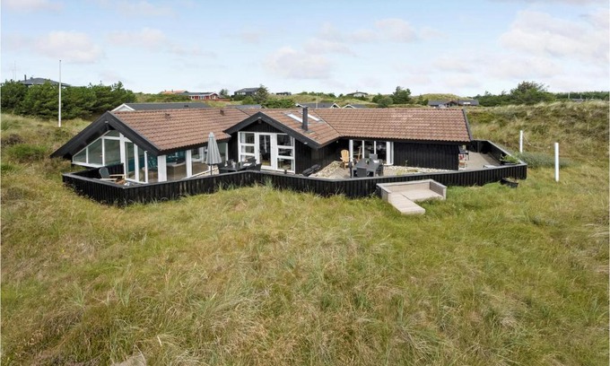 Vejers Strand Casa | Cozy Home In Vejers Strand With Outdoor Swimming Pool
