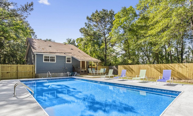 St. Martin Casa | Cozy home just mins to everything! PRIVATE POOL!