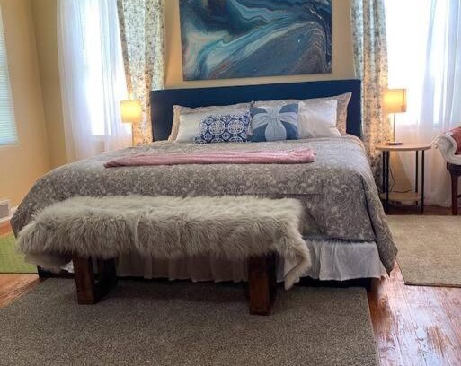 Jacksonville Casa | Cozy home, King bed, 3 bedrooms,close to downtown beaches towncenter