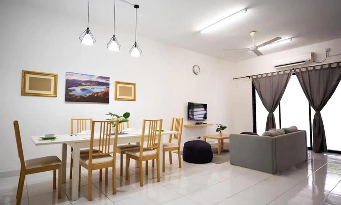 Gelang Patah Casa | Cozy & Homely 4BR Home Near Legoland & Hello Kitty