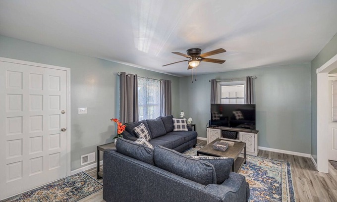 Converse Casa | Cozy Home off I-85, 35 minutes from NC and SC border