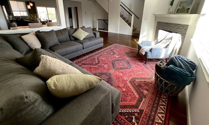 Bull Mountain Casa | Cozy Home on a Hill/ 25min from portland
