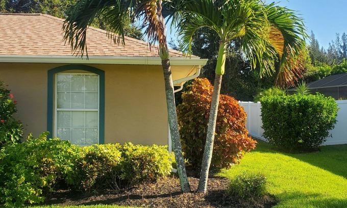 Trafalgar Casa | Cozy home quiet area, short drive to the beach. Perfect for traveling nurse