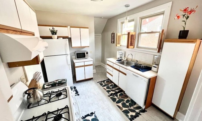 West Price Hill Casa | Cozy Home Quiet Neighborhood 10 Min to Downtown