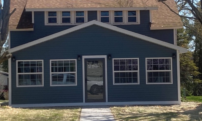 Beulah Casa | ¡NUEVO LISTADO! Acogedora casa renovada ubicada a pocos pasos de Crystal Lake