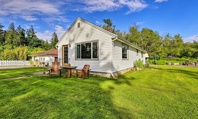 Marietta-Alderwood Casa | ¡NUEVO! Acogedor hogar w / Yard -6 millas a Dwtn Bellingham!