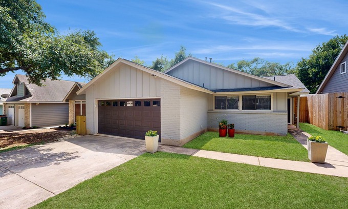 Tanglewood Forest Casa | Cozy home with enclosed backyard and fire pit - Dog-friendly