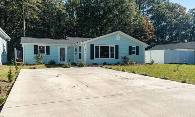 West Columbia Casa | Cozy home with firepit-minutes from downtown and the University of SC!