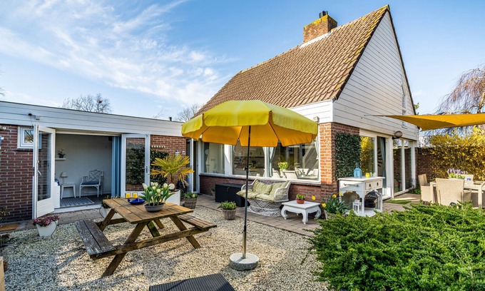 Municipality of Noordwijk Casa | Acogedora y espaciosa casa de vacaciones independiente con hermoso jardín