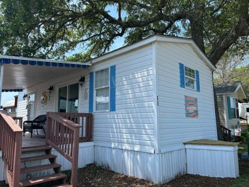 Holly Ridge Complejo | Cozy Home with Pool Access in Surf City