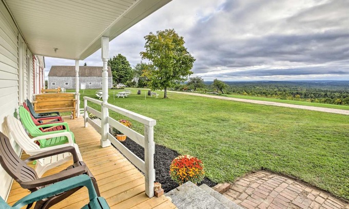 Greene Casa | Cozy Home with Vineyard, Working Farm and Fall Foliage