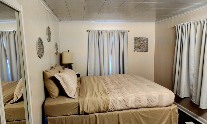 Grove Cabina | Cozy Honey Creek Hideaway, comfortable sleeping for 8 at Grand Lake!