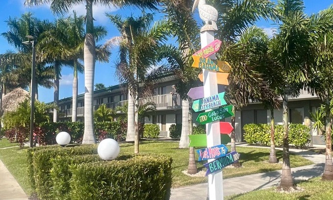 Whitfield Apartamento | Cozy hotel suite beach style