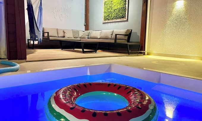 Meia Praia Casa | Cozy House with Heated Pool, Beach 180m away, Billiards, Beto Carrero