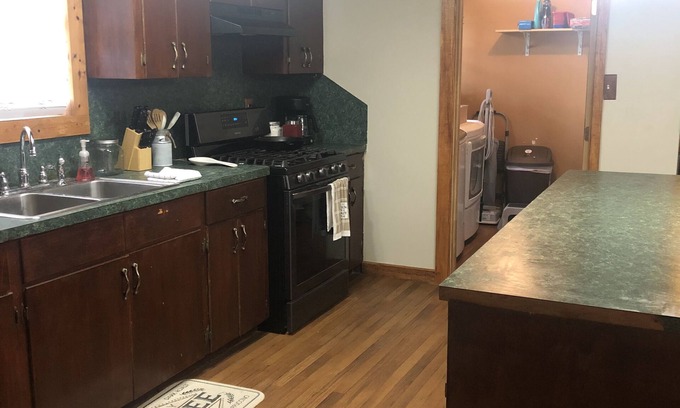 Chatham Casa | Cozy house close to public boat launch.